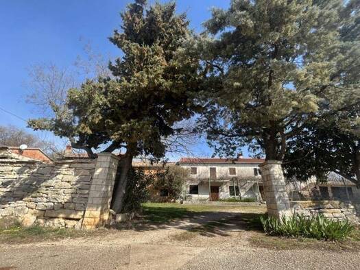 Reihenmittelhaus zum Kauf 310.000 € 10 Zimmer 755 m² Grundstück Buje 52460