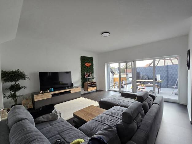 Wohnung zur Miete 1.710 € 3 Zimmer 146 m² 1. Geschoss frei ab 01.12.2026 Niedernberg 63843