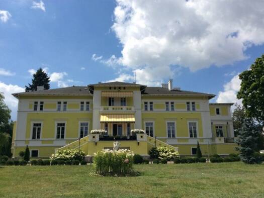 Haus zum Kauf 4.000.000 € 1 Zimmer 1.220 m² 60.000 m² Grundstück Gemeinde Hohenstein 11015