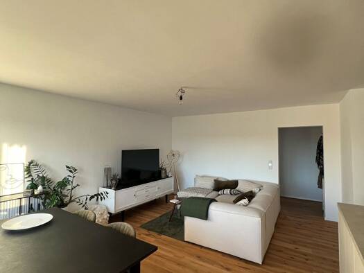 Wohnung zur Miete 1.100 € 3 Zimmer 81,5 m² Geschoss 4/5 frei ab 15.01.2026 Schweinau Nürnberg 90441