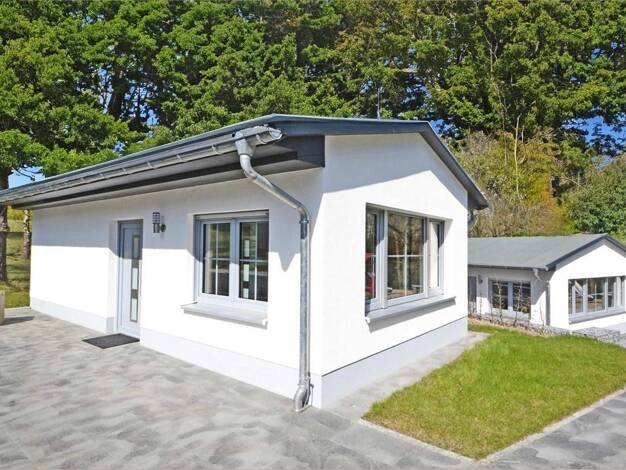 Bungalow zum Kauf provisionsfrei 187.000 € 2 Zimmer 40 m² 2.556 m² Grundstück frei ab sofort Neuhof Heringsdorf 17424