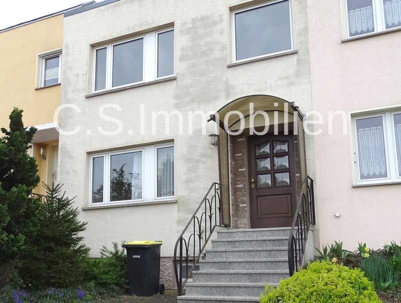 Reihenmittelhaus zum Kauf 67.000 € 4 Zimmer 101 m²<br/>Wohnfläche 386 m²<br/>Grundstück Neuseußlitz Nünchritz / Neuseußlitz 01612