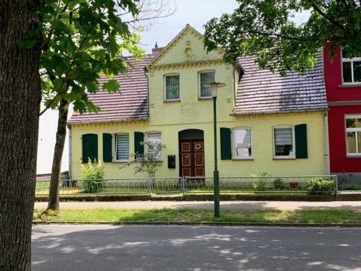 Einfamilienhaus zum Kauf provisionsfrei 95.000 € 4 Zimmer 100 m² 2.196 m² Grundstück Lenzen Lenzen (Elbe) 19309