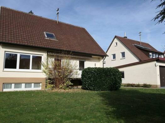 Einfamilienhaus zur Miete 1.600 € 5,5 Zimmer 135 m² 709 m² Grundstück frei ab sofort Mössingen 72116