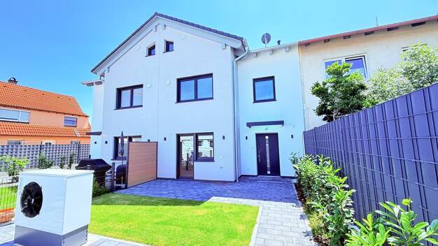 Reihenmittelhaus zum Kauf - Erstbezug provisionsfrei 587.000 € 5 Zimmer 150,4 m² 209 m² Grundstück frei ab sofort Röntgenstraße 10 Töging Töging a.Inn 84513