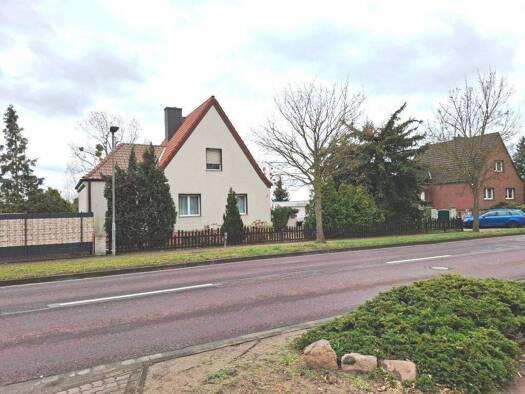 Einfamilienhaus zum Kauf 75.000 € 5 Zimmer 90 m² 601 m² Grundstück Menz Gommern 39175