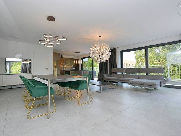 Wohnung zur Miete auf Zeit 3.290 € 3,5 Zimmer 150 m² frei ab 01.09.2026 Giebel Weilimdorf 70499