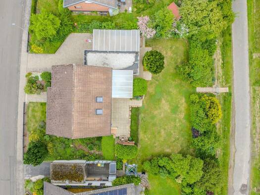 Haus zum Kauf 365.000 € 8 Zimmer 200 m² 950 m² Grundstück Großseelheim Kirchhain 35274