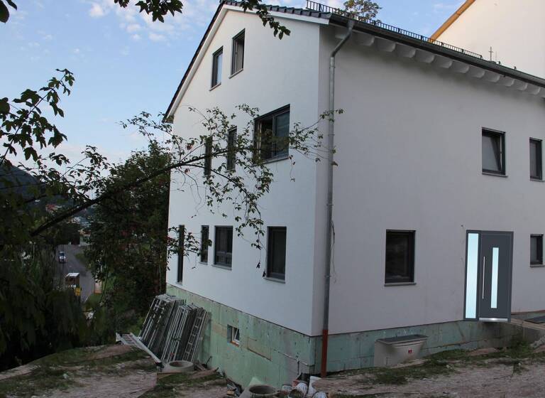 title image