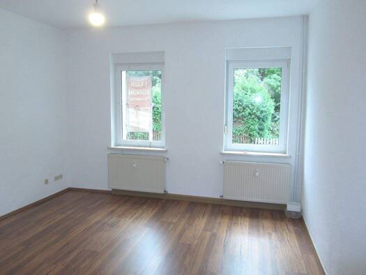Wohnung zur Miete 250 € 1 Zimmer 32,5 m² 2 Geschosse frei ab sofort Juri-Gagarin-Straße 97 Stenn Lichtentanne 08115