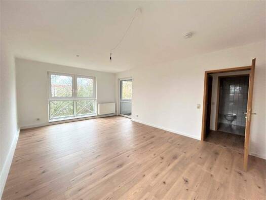 Wohnung zur Miete 365 € 2 Zimmer 62,6 m² 1. Geschoss Wismarer Straße 20 Weida Riesa 01587