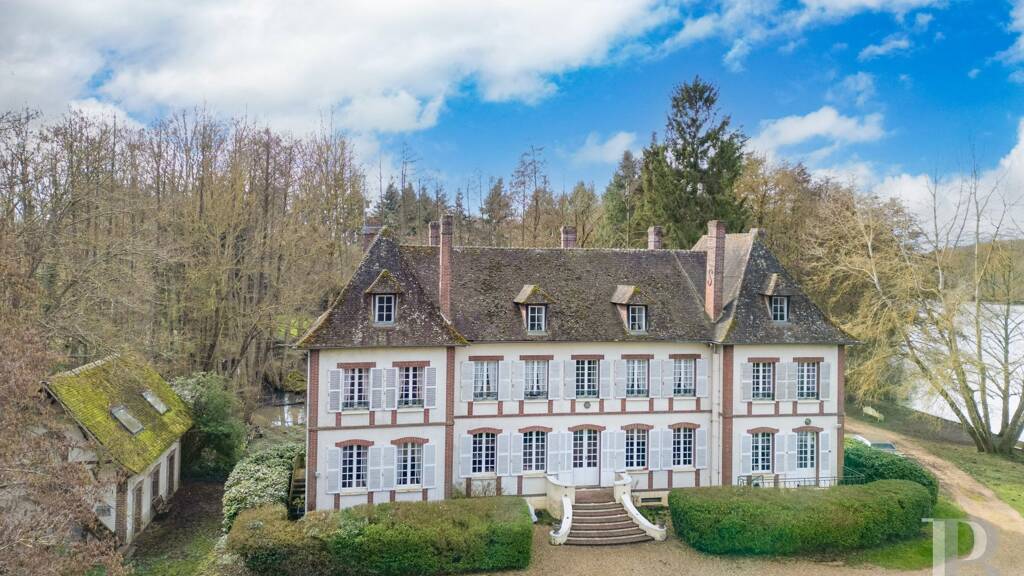 Herrenhaus zum Kauf 1.420.000 € 14 Zimmer 1.150 m² 80.301 m² Grundstück Verneuil-sur-Avre 27130