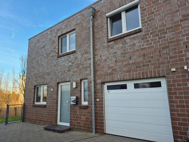 Doppelhaushälfte zum Kauf 375.000 € 5 Zimmer 134 m² 540 m² Grundstück Bertha-von-Suttner-Weg 4a Nordenham 26954