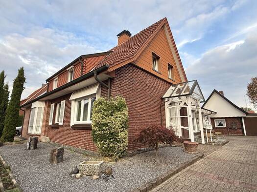 Doppelhaushälfte zum Kauf 219.000 € 4 Zimmer 131,5 m² 777 m² Grundstück Wüllen Ahaus 48683