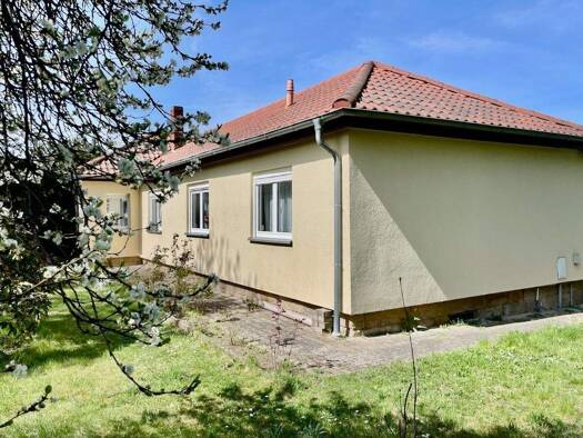 Einfamilienhaus zum Kauf 249.990 € 4 Zimmer 111,5 m² 1.100 m² Grundstück Heidenau 01809