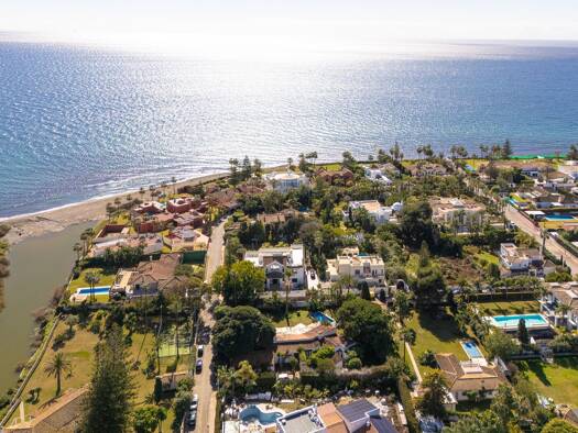 Villa zum Kauf 2.200.000 € 5 Zimmer 449 m² 2.085 m² Grundstück Estepona 29680