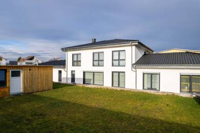 Einfamilienhaus zum Kauf 8 Zimmer 299 m² 1.215 m² Grundstück Salz 97616