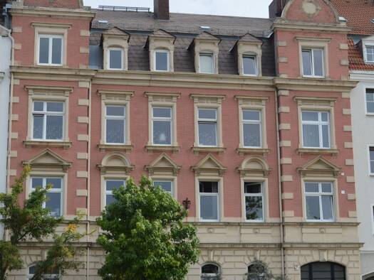 Wohnung zur Miete 650 € 3 Zimmer 106 m² Geschoss 3/3 frei ab 01.11.2026 Bahnhofstraße 11 Innenstadt Hof 95028
