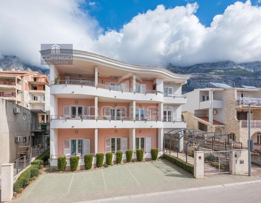 Haus zum Kauf 1.200.000 € 10 Zimmer 409 m²<br/>Wohnfläche Makarska