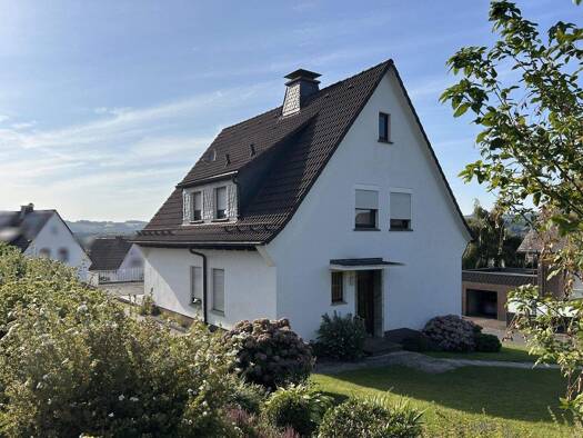 Einfamilienhaus zum Kauf 349.000 € 9 Zimmer 144 m² 937 m² Grundstück Attendorn 57439