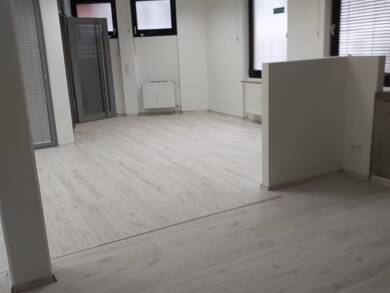 Studio zur Miete 580 € 2,5 Zimmer 109 m² EG frei ab sofort Arberstr. 14 Lam Lam 93462