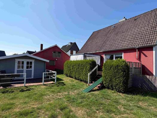 Einfamilienhaus zum Kauf 329.000 € 5,5 Zimmer 111 m² 642 m² Grundstück Heist 25492