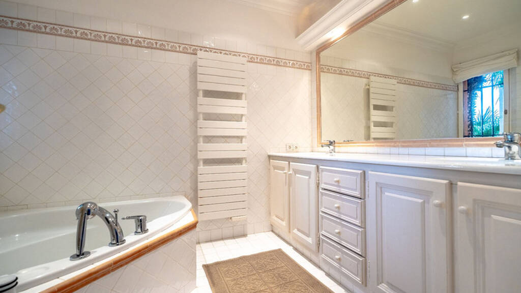 Einfamilienhaus zum Kauf 2.490.000 € 5 Zimmer 200 m² 2.073 m² Grundstück STE MAXIME 83120