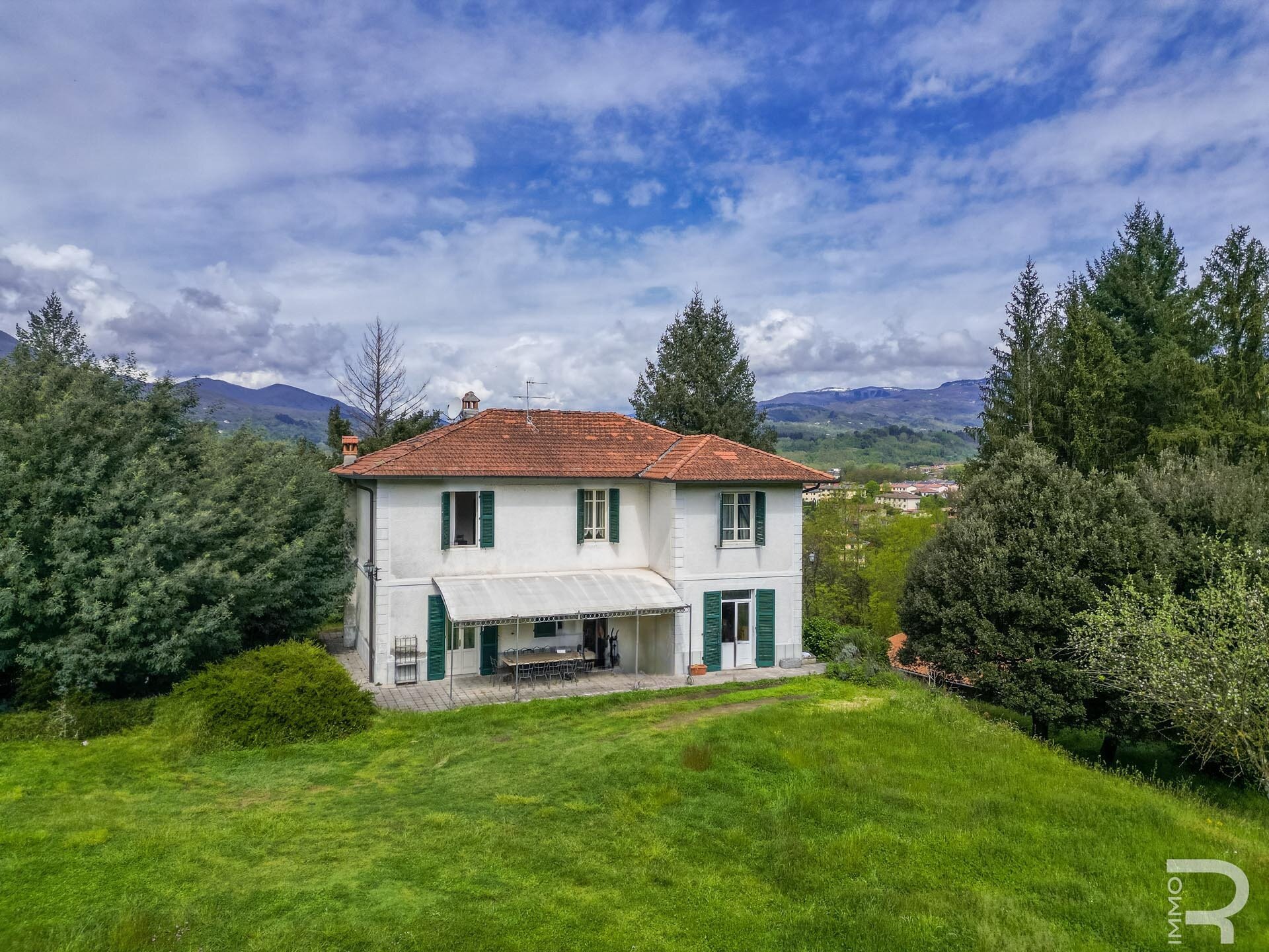 Villa zum Kauf 750.000 € 4 Zimmer 315 m²<br/>Wohnfläche 3.000 m²<br/>Grundstück ab sofort<br/>Verfügbarkeit Castelnuovo di Garfagnana 55032