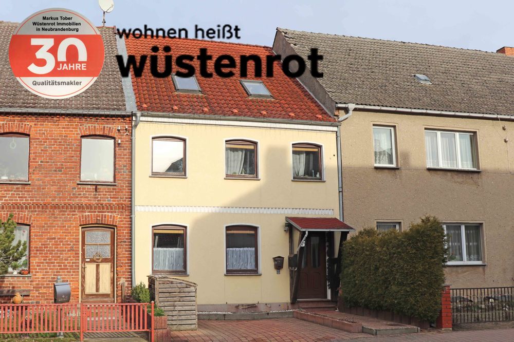 Reihenmittelhaus zum Kauf 125.000 € 6 Zimmer 146 m²<br/>Wohnfläche 270 m²<br/>Grundstück Stavenhagen, Reuterstadt Stavenhagen 17153