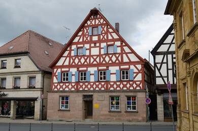 Wohnung zur Miete 1.250 € 6 Zimmer 170 m² Geschoss 1/1 Neunkirchen Neunkirchen a.Brand 91077
