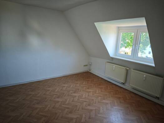 Wohnung zur Miete 321 € 4 Zimmer 53,5 m² 2. Geschoss frei ab sofort Kesselshainer Straße 19 Borna 04552
