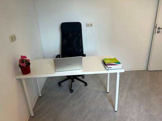 Bürofläche zur Miete provisionsfrei 400 € 4 m² Bürofläche Bahnhofstraße Innenstadt Mitte 33602