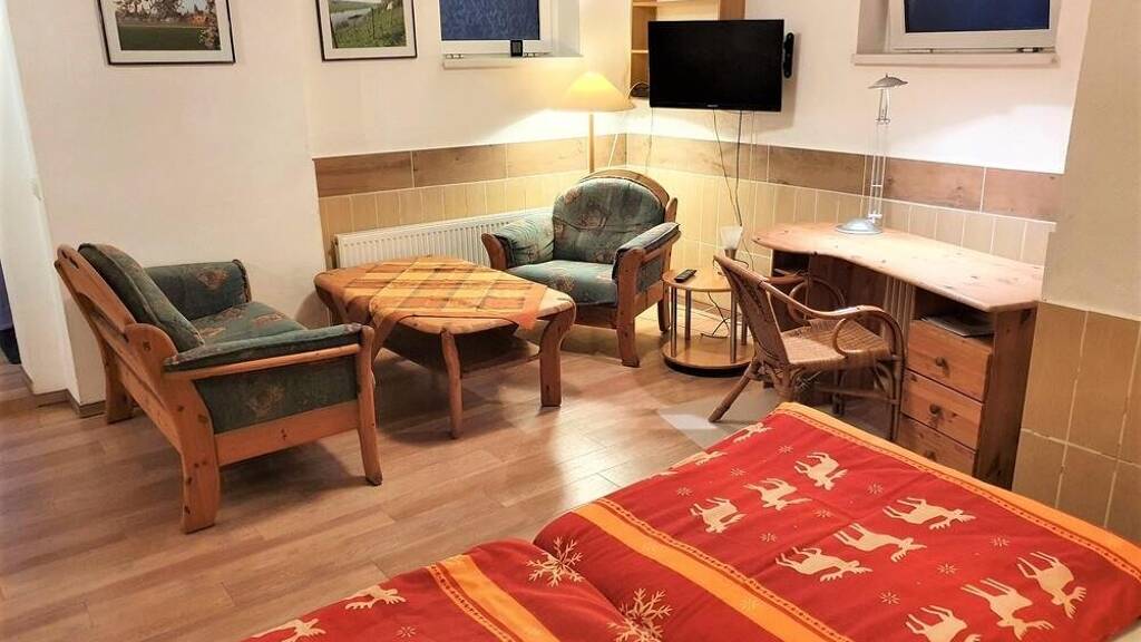 Studio zur Miete 450 € 1 Zimmer 42 m² frei ab 31.12.2026 Leubnitz-Neuostra Dresden 01217