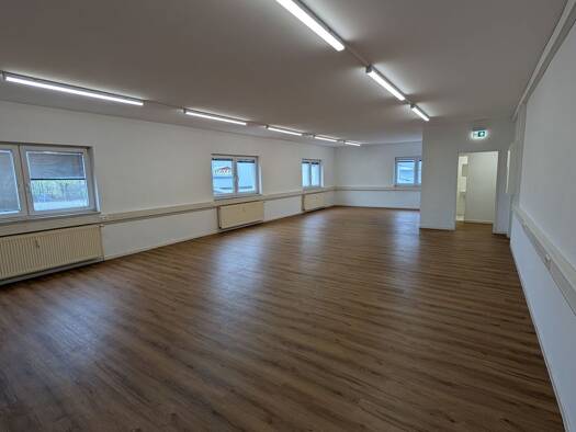 Büro-/Lagergebäude zur Miete 1.800 € 4 Zimmer 200 m² Bürofläche Beneckeallee 30 Vinnhorst Hannover 30419