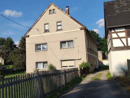 Mehrfamilienhaus zum Kauf 149.000 € 10 Zimmer 230 m² 2.000 m² Grundstück frei ab sofort Dorfstraße 36 Langenhessen Werdau 08412