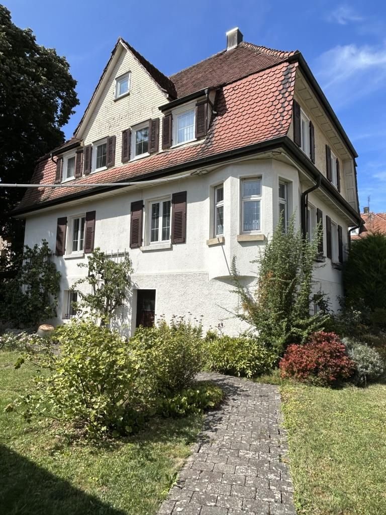 Mehrfamilienhaus zum Kauf 478.000 € 7 Zimmer 166 m²<br/>Wohnfläche 734 m²<br/>Grundstück ab sofort<br/>Verfügbarkeit Wasseralfingen Mitte Aalen 73433