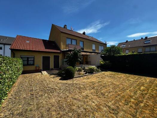 Doppelhaushälfte zum Kauf 549.000 € 5 Zimmer 129 m² 294 m² Grundstück frei ab sofort Baiersdorf 91083