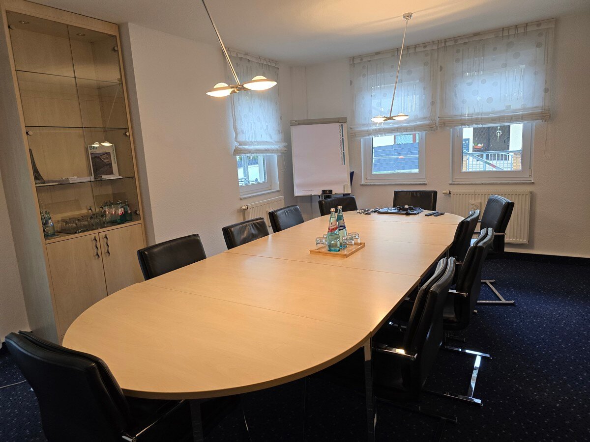 Bürofläche zur Miete 2.950 € 9 Zimmer 222 m²<br/>Bürofläche Mitte Bensheim 64625