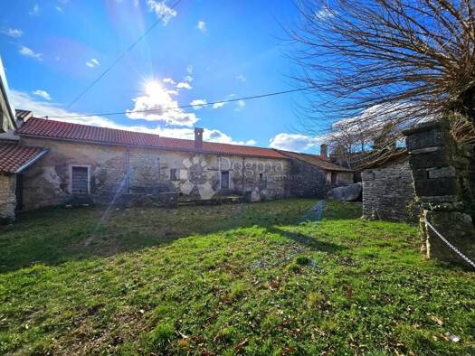 Haus zum Kauf 250.000 € 10 Zimmer 640 m² Oprtalj Oprtalj