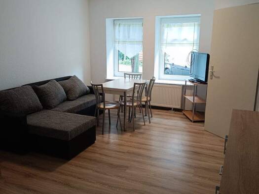 Studio zur Miete 300 € 1 Zimmer 27 m² EG frei ab sofort Bernburger Straße 17 Staßfurt 39418