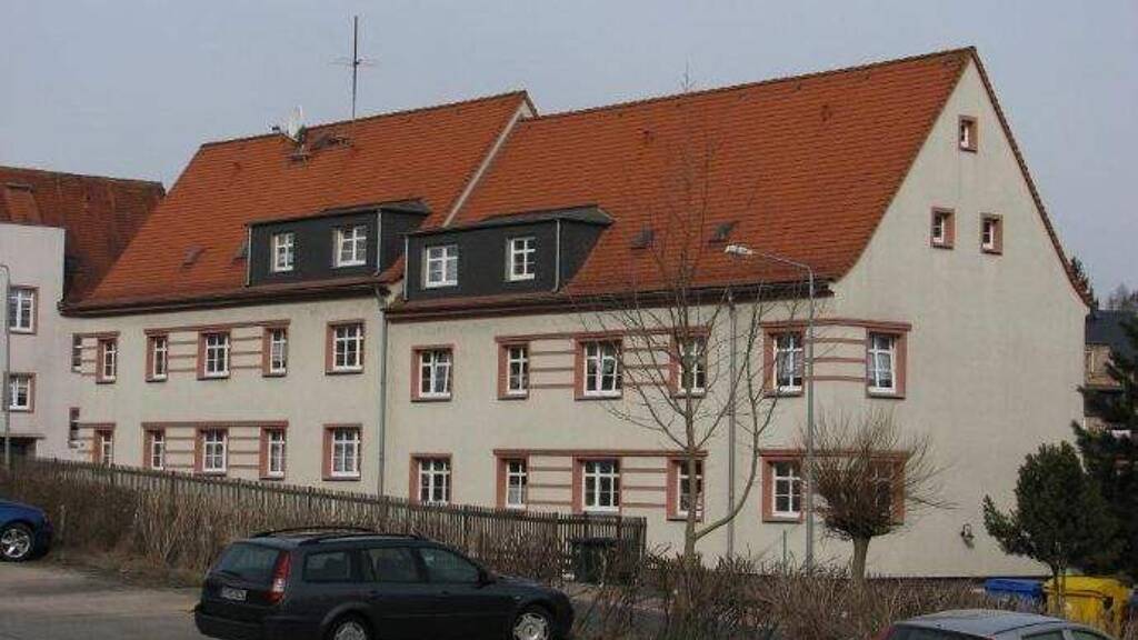 Wohnung zur Miete 305 € 2 Zimmer 43 m² 1. Geschoss frei ab sofort Cainsdorfer Str. 64 Wilkau-Haßlau 08112