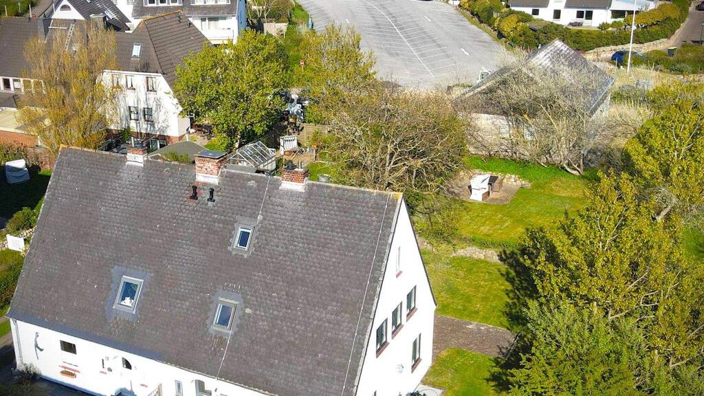 Haus zum Kauf 7 Zimmer 181 m² 540 m² Grundstück Tinnum Sylt 25980
