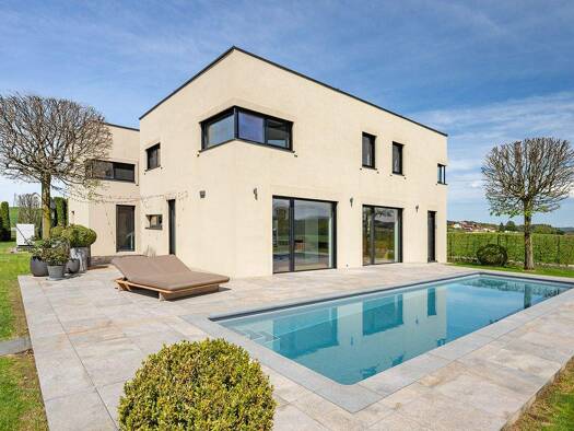 Haus zur Miete 17,31 € 6 Zimmer 216 m² 1.116 m² Grundstück Palting 5163