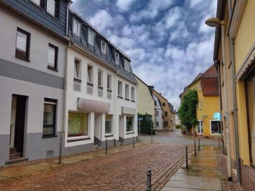 Mehrfamilienhaus zum Kauf als Kapitalanlage geeignet 195.000 € 9 Zimmer 299 m² 510 m² Grundstück Glauchau 08371