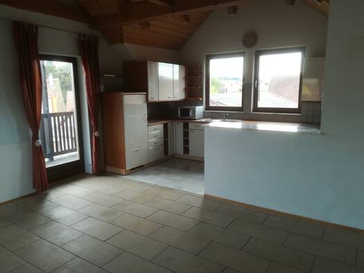 Wohnung zur Miete 720 € 3 Zimmer 103 m² Geschoss 2/3 frei ab 01.06.2026 Frankenwinheim 97447