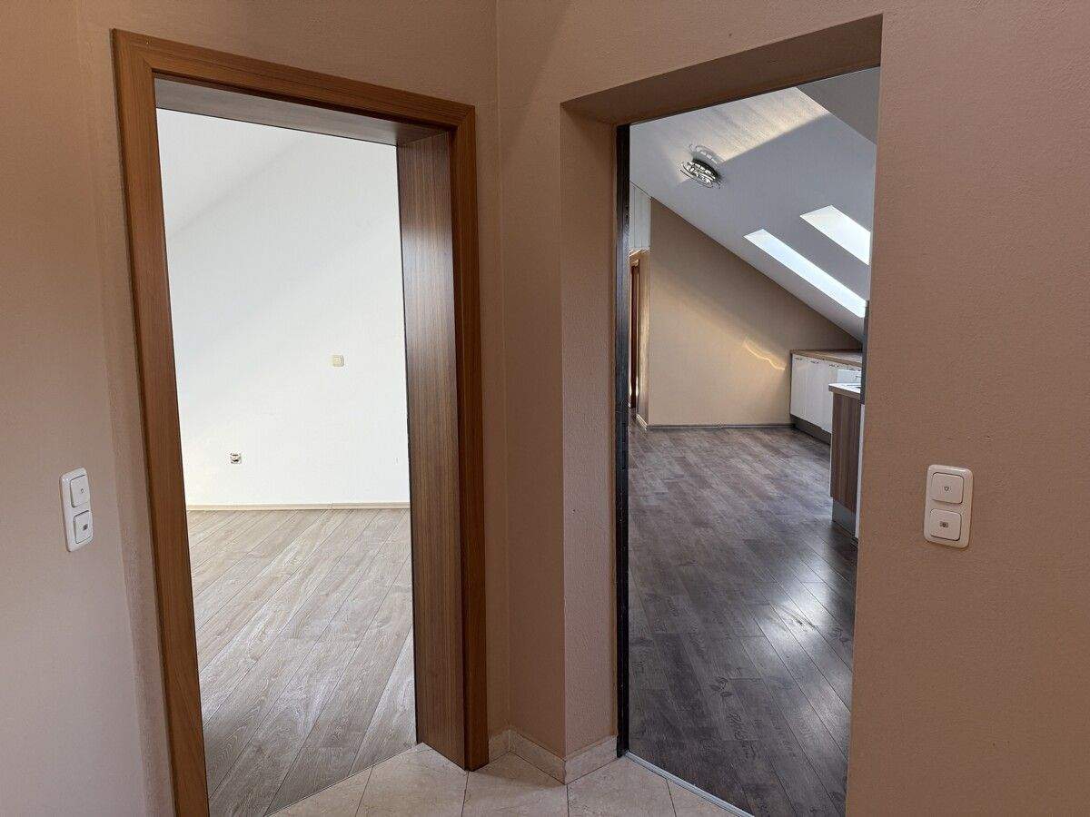 Immobilie in Nittendorf - 2 in 1! - Große Wohnung mit separatem Büro oder Gästeapartment in Nittendorf! - Bild 4