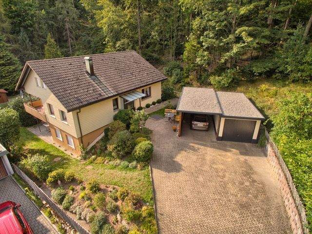 Immobilie in Schonach im Schwarzwald - Leben wo andere Urlaub machen: Haus mit viel Platz in traumhafter Lage. - Bild 0