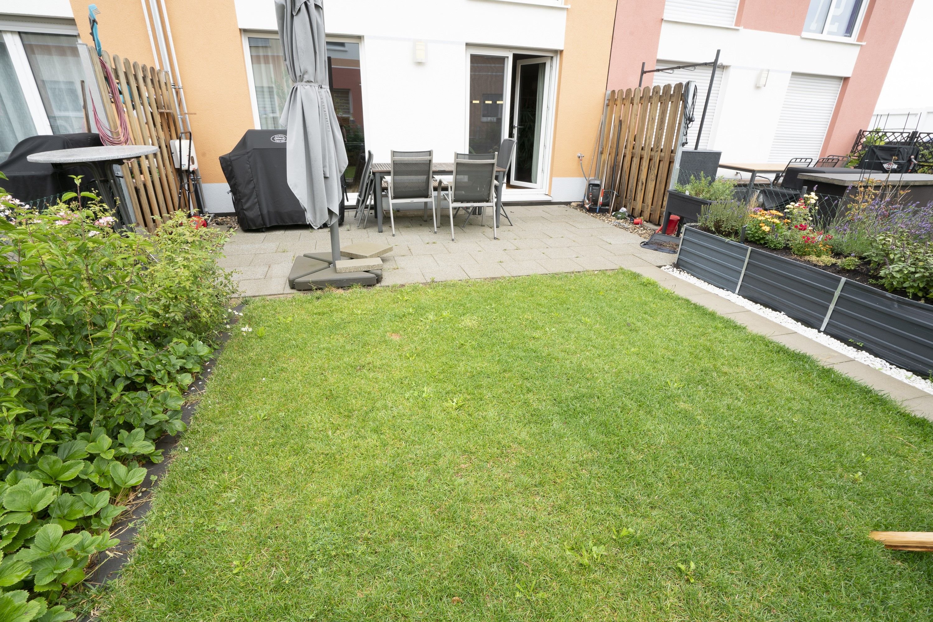 Reihenmittelhaus zum Kauf 569.000 € 5 Zimmer 163,4 m²<br/>Wohnfläche 171,8 m²<br/>Grundstück 01.04.2025<br/>Verfügbarkeit Adelsdorf Adelsdorf 91325