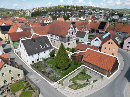 Einfamilienhaus zum Kauf 234.000 € 6 Zimmer 185 m² 886 m² Grundstück frei ab 01.11.2026 Röttingen Röttingen 97285