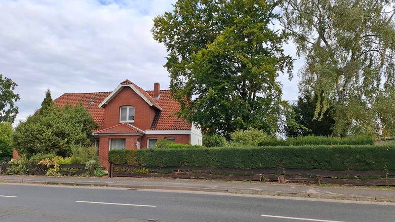 Immobilie in Neustadt am Rübenberge - Historisches Anwesen mit Scheune & Ausbaupotenzial in 31535 Helstorf - Bild 1